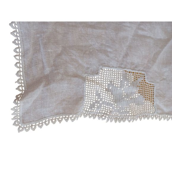 Vtg Grandma's Linen Hand Crochet Table Topper Bird Pattern 22" x 14.5" White - Picture 4 of 6